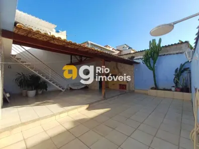 Casa com 3 Quartos para alugar, 200m² no Oswaldo Cruz, Rio de Janeiro