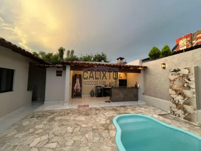 Casa com 4 Quartos à venda, 200m² no Jardim Holanda, Uberlândia