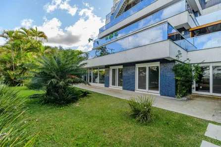 Apartamento com 3 Quartos para alugar, 190m² no Vila Assunção, Porto Alegre