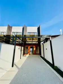 Sobrado com 3 Quartos à venda, 112m² no Costa e Silva, Joinville
