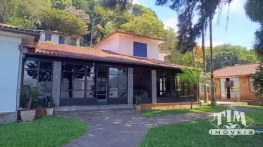 Casa com 9 Quartos à venda, 600m² no Valparaíso, Petrópolis