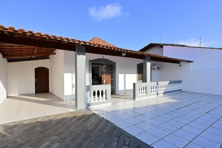 Casa com 2 Quartos à venda, 180m² no Jardim Beira-Mar, Peruíbe