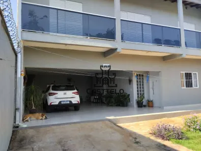 Sobrado com 3 Quartos à venda, 240m² no Califórnia, Londrina