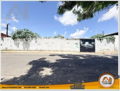 Lote/Terreno à venda, 755m² no Serrinha, Fortaleza