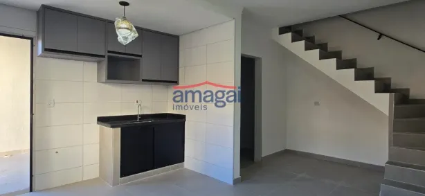 Casa com 2 Quartos para alugar, 88m² no Jardim América, Jacareí