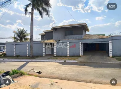 Casa com 3 Quartos à venda, 540m² no Setor Central 3, Senador Canedo