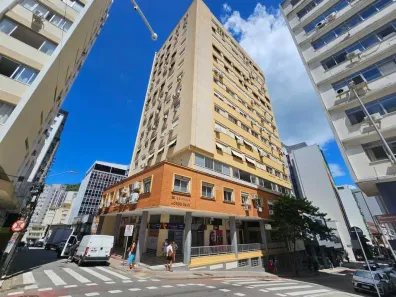 Apartamento com 3 Quartos para alugar, 95m² no Centro, Florianópolis