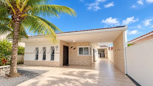 Casa com 3 Quartos à venda, 152m² no Barra do Saí, Itapoá