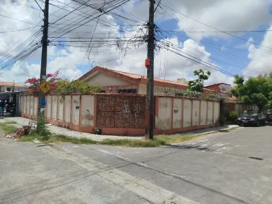 Casa com 4 Quartos à venda, 240m² no Parquelândia, Fortaleza