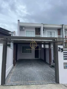 Sobrado com 2 Quartos à venda, 66m² no Adhemar Garcia, Joinville