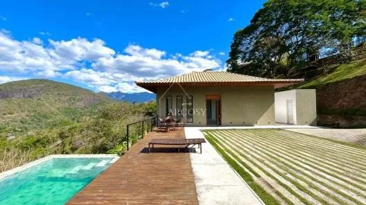 Casa de Condomínio com 4 Quartos à venda, 460m² no Itaipava, Petrópolis