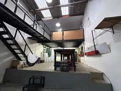 Imóvel Comercial com 4 Quartos à venda, 200m² no Jardim Lambreta, Cotia