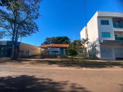 Imóvel Comercial para alugar, 423m² no Centro, Campo Mourão