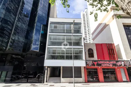 Prédio Comercial para alugar, 493m² no Centro, Curitiba