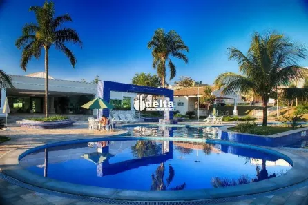 Casa de Condomínio com 3 Quartos à venda, 290m² no Aclimação, Uberlândia