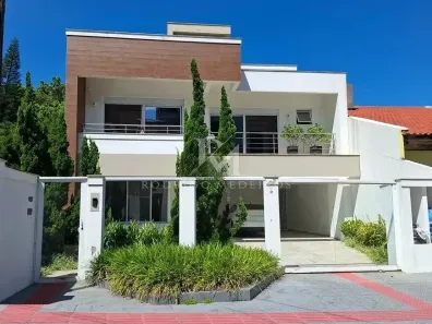 Casa com 3 Quartos à venda, 318m² no Coqueiros, Florianópolis