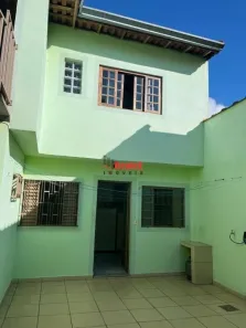 Casa com 3 Quartos à venda, 234m² no Vila Carmosina, São Paulo