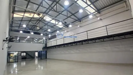 Galpão/Depósito/Armazém para alugar, 650m² no Parque Oratório, Santo André