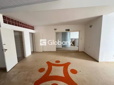 Prédio Comercial com 4 Quartos para alugar, 210m² no Todos os Santos, Montes Claros