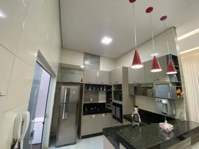 Casa com 2 Quartos à venda, 75m² no Jardim Patrícia, Uberlândia