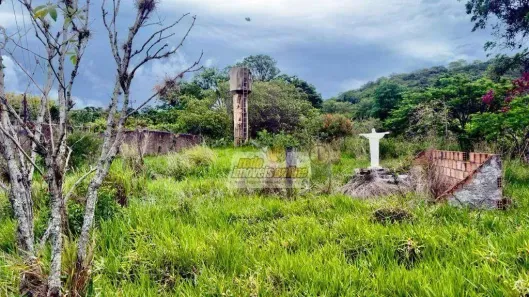 Fazenda/Sítio com 3 Quartos à venda, 180m² no Vila Arquelau, Uberaba