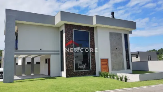 Casa de Condomínio com 3 Quartos à venda, 240m² no São João do Rio Vermelho, Florianópolis