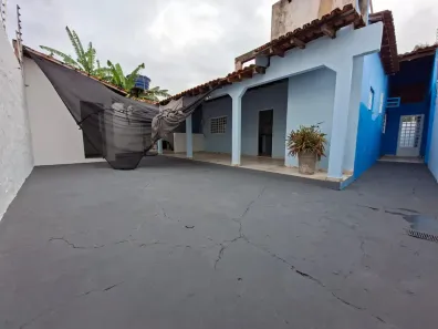 Casa com 3 Quartos para alugar, 120m² no Tancredo Neves, Cuiabá