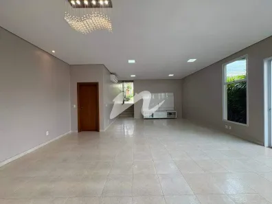Casa com 3 Quartos para alugar, 222m² no Nova Uberlândia, Uberlândia