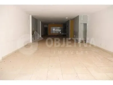Ponto Comercial para alugar, 488m² no Centro, Uberlândia
