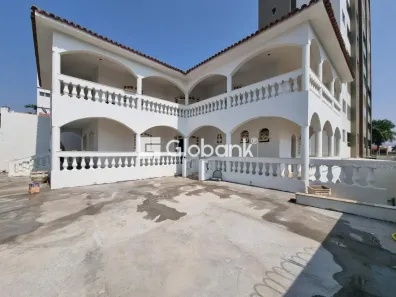 Casa com 4 Quartos para alugar, 330m² no Cidade Santa Maria, Montes Claros