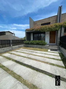 Casa com 3 Quartos à venda, 133m² no Ferraz, Garopaba