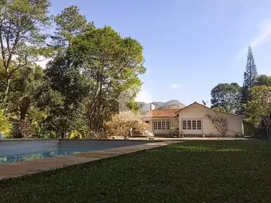 Casa com 5 Quartos à venda, 230m² no Carangola, Petrópolis