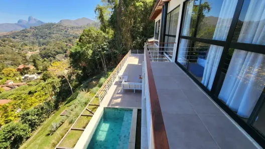 Casa de Condomínio com 5 Quartos para alugar, 450m² no Itaipava, Petrópolis