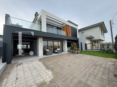 Sobrado com 6 Quartos à venda, 315m² no XANGRI-LÁ, Xangri-lá