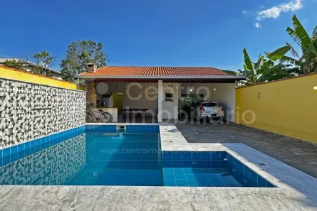 Casa com 3 Quartos à venda, 176m² no Estância Balneária Maria Helena Novaes, Peruíbe
