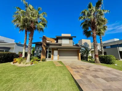 Casa de Condomínio com 4 Quartos à venda, 190m² no , Xangri-Lá