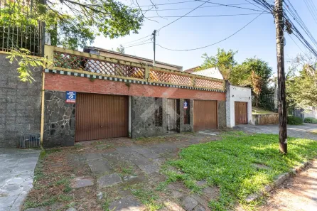 Casa com 3 Quartos à venda, 260m² no Chácara das Pedras, Porto Alegre
