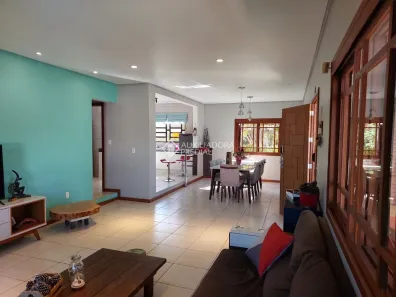 Casa com 3 Quartos à venda, 345m² no Vila Nova, Porto Alegre