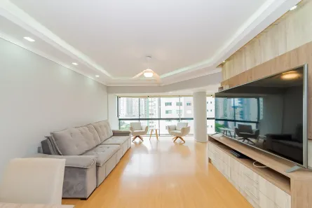 Apartamento com 3 Quartos para alugar, 150m² no Centro, Balneário Camboriú
