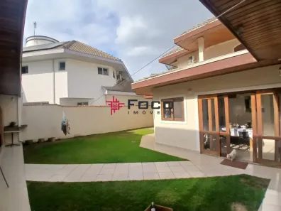 Casa com 3 Quartos à venda, 360m² no Jardim das Colinas, São José dos Campos