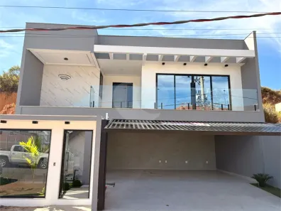 Casa com 3 Quartos à venda, 264m² no Jardim Belvedere, Volta Redonda