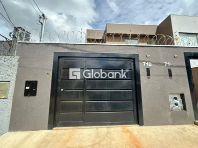 Casa com 2 Quartos para alugar, 60m² no Ibituruna, Montes Claros