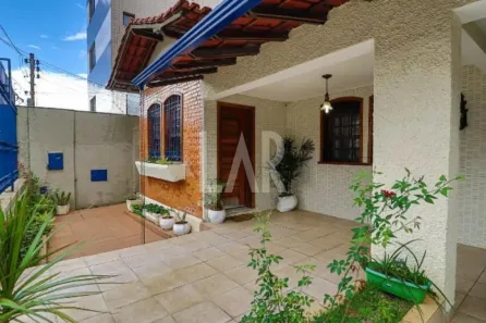 Casa com 4 Quartos à venda, 250m² no Colégio Batista, Belo Horizonte