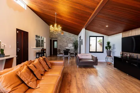 Casa com 2 Quartos à venda, 384m² no São Lourenço, Curitiba