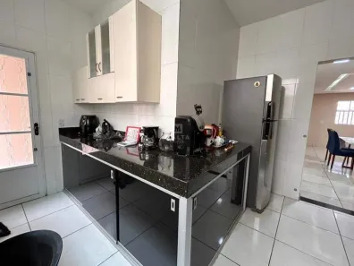 Casa com 3 Quartos para alugar, 158m² no Betânia, Belo Horizonte