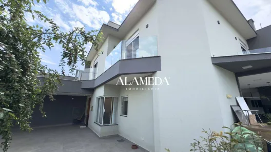 Casa com 4 Quartos para alugar, 174m² no Loteamento Chamonix, Londrina