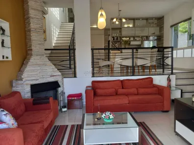 Casa com 3 Quartos à venda, 230m² no Pantanal, Florianópolis