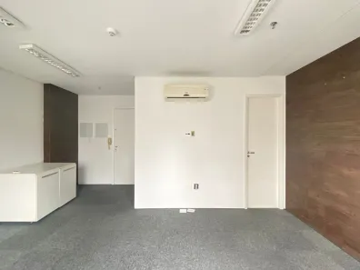 Sala Comercial para venda ou aluguel, 32m² no Vila Olímpia, São Paulo