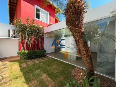 Casa de Condomínio com 4 Quartos para alugar, 230m² no São Luiz, Belo Horizonte