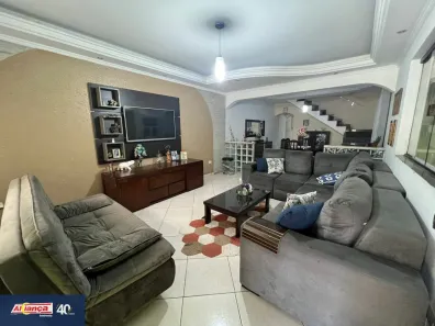Casa com 3 Quartos à venda, 168m² no Jardim Presidente Dutra, Guarulhos